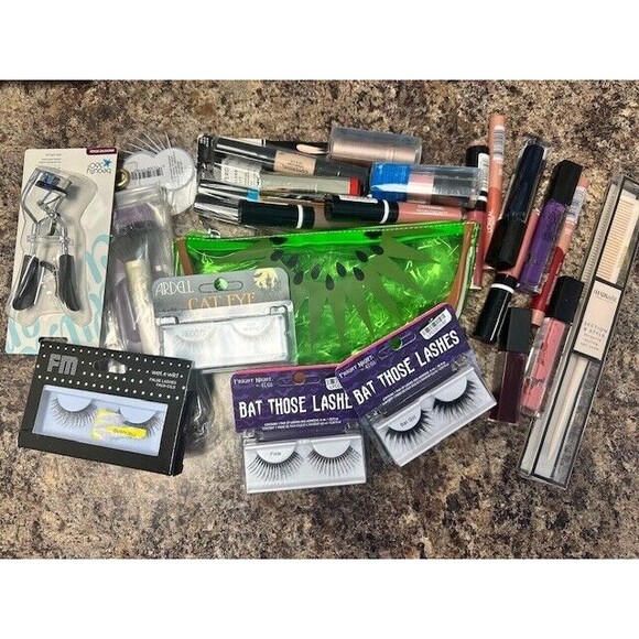 Lot of 25 Make Up Pieces NYX GSQ Covergirl Ardell Lip Stick Comb Eye Shadow #15 - Picture 1 of 4
